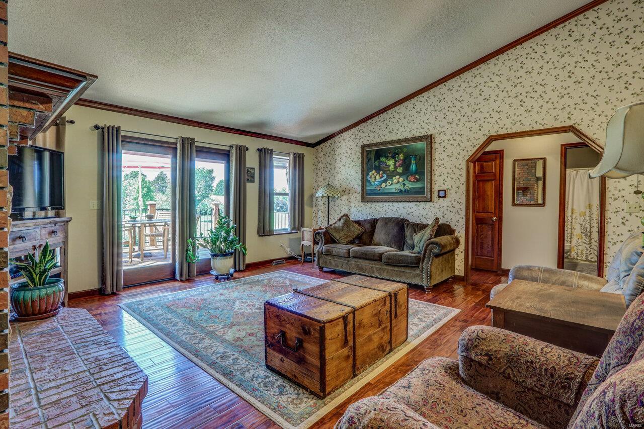 Country Pointe Estate - Residential
