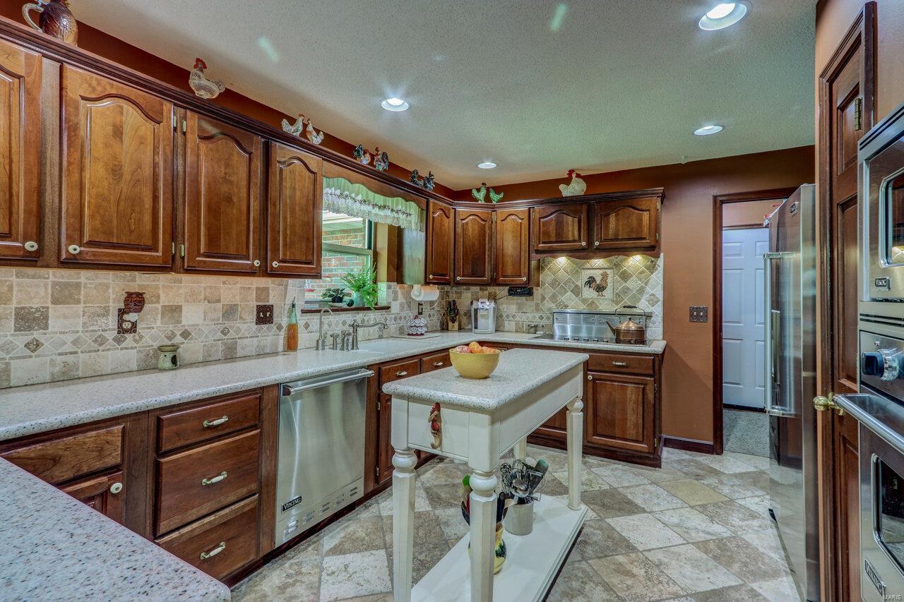 Country Pointe Estate - Residential