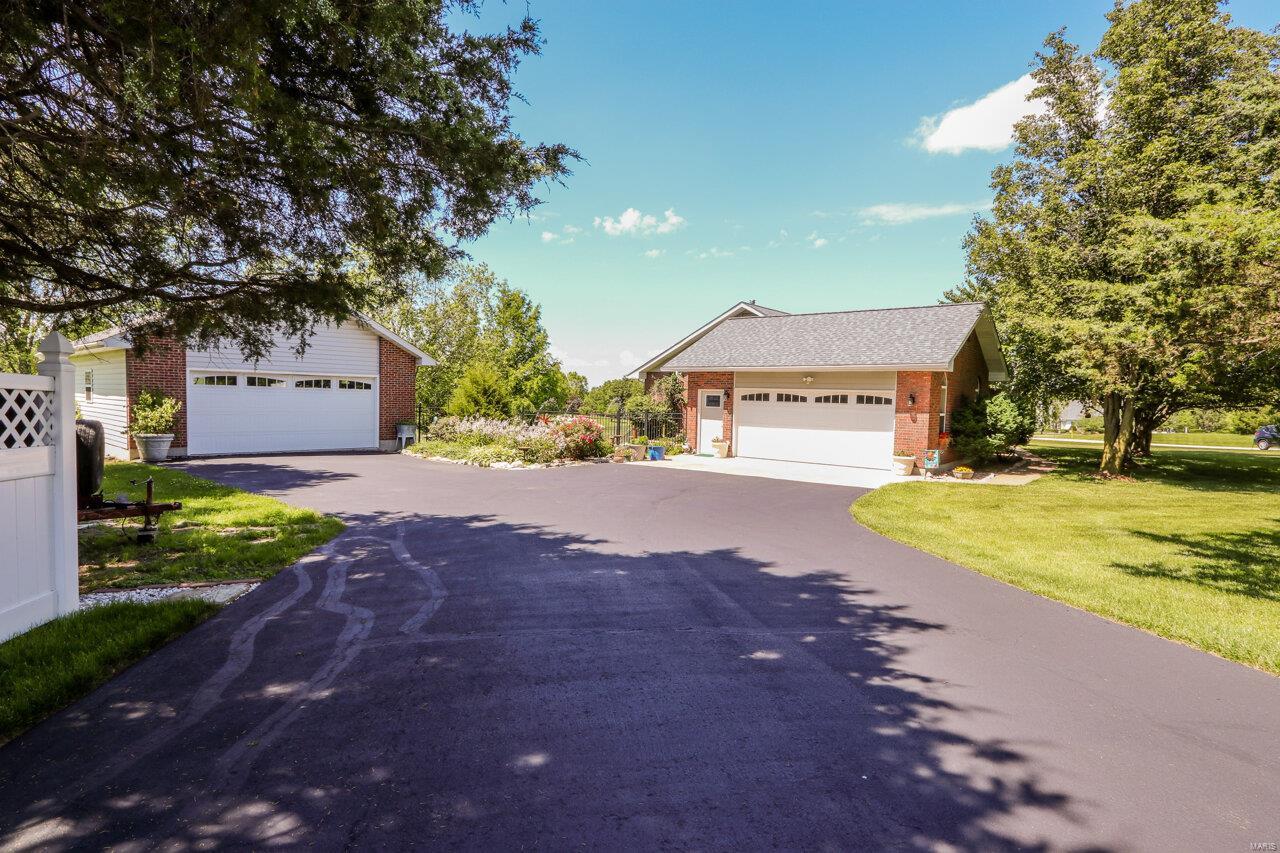 Country Pointe Estate - Residential