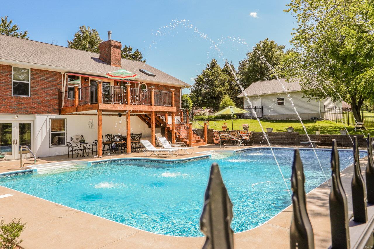Country Pointe Estate - Residential
