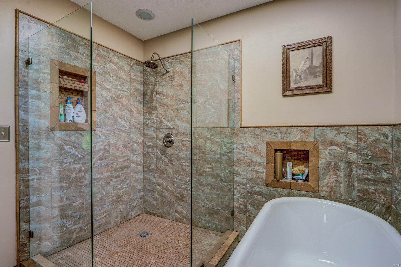 Country Pointe Estate - Residential