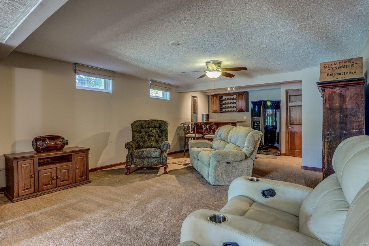 Country Pointe Estate - Residential