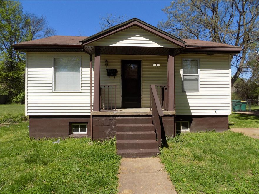 NICE STARTER HOME. LARGER FENCED 6 FOOT PRIVACY FENCED BACK YARD. MOST OF THE WORK HAS BEEN COMPLETE. NEWER FURNACE, NEW WATER HEATER, NEWER A/C, NEWER ELECTRICAL PANEL