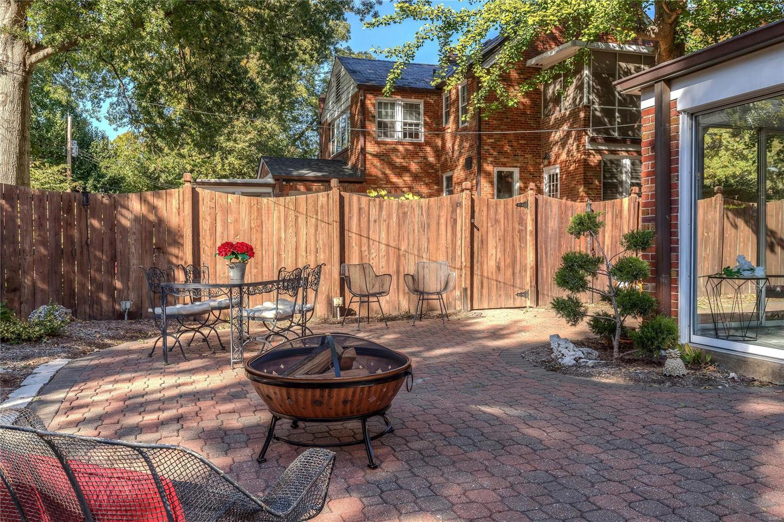 Davis Place - Residential