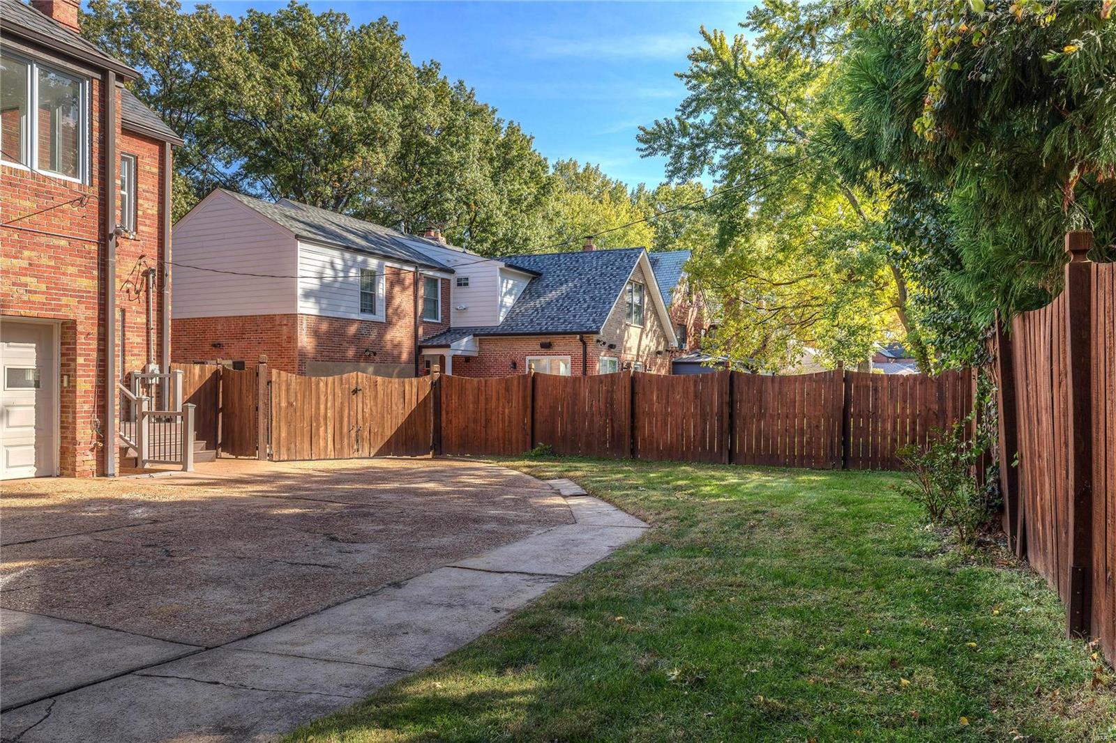 Davis Place - Residential