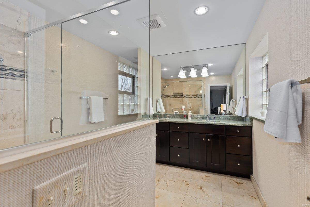 Davis Place - Residential