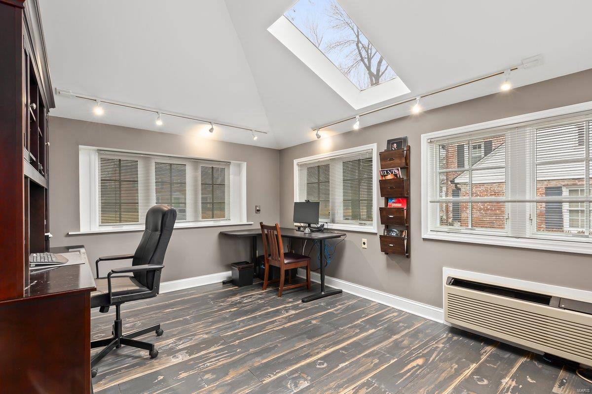 Davis Place - Residential