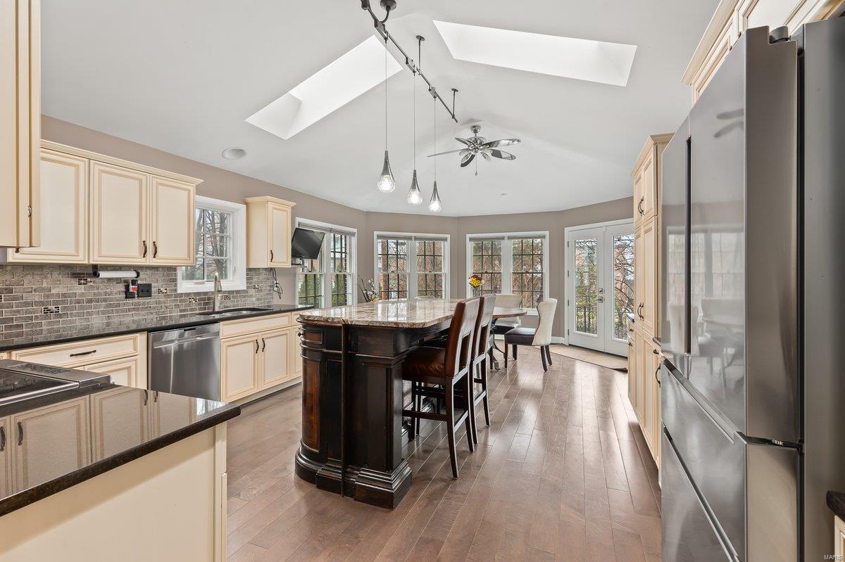 Davis Place - Residential