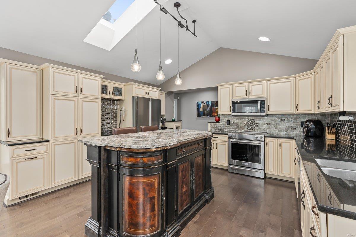 Davis Place - Residential