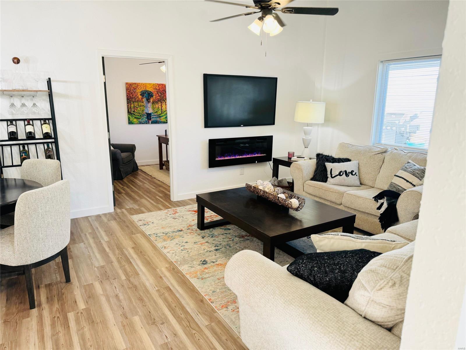 Granite City, Illinois 62040, United States, 3 Bedrooms Bedrooms, ,2 BathroomsBathrooms,Residential,Pending,33324