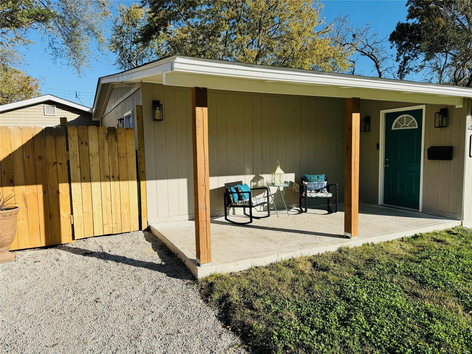 Granite City, Illinois 62040, United States, 3 Bedrooms Bedrooms, ,2 BathroomsBathrooms,Residential,Pending,33324