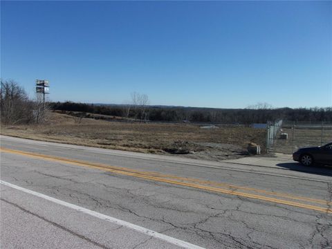 3220 Highway 100 Villa Ridge MO 63089