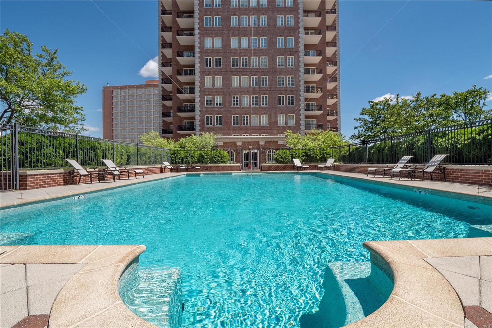 Plaza In Clayton A Condo The - Residential