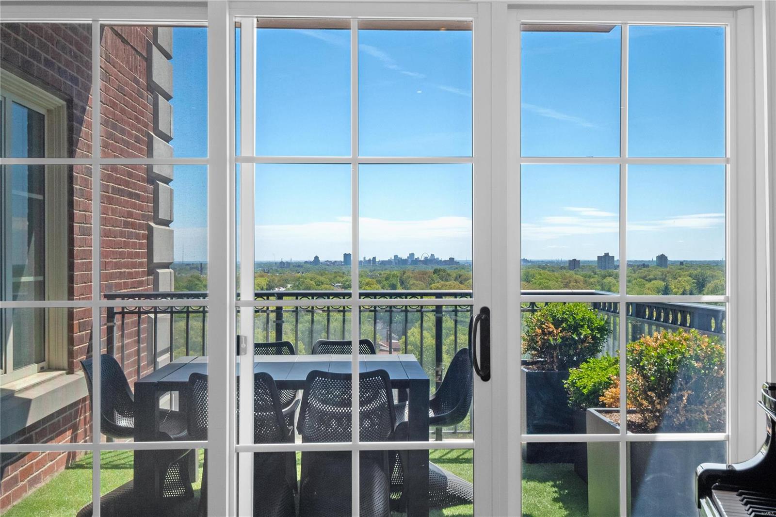 Plaza In Clayton A Condo The - Residential