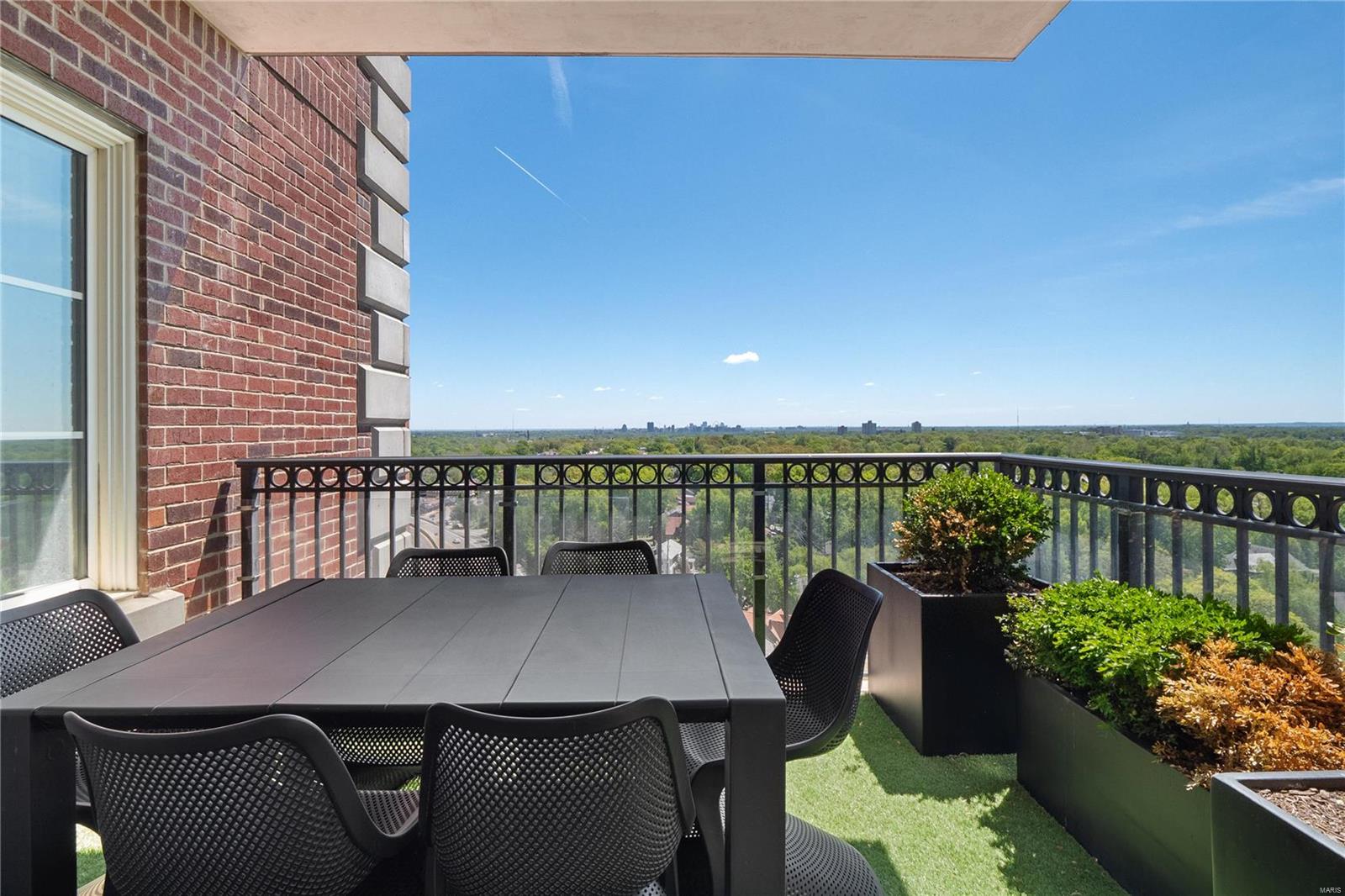 Plaza In Clayton A Condo The - Residential