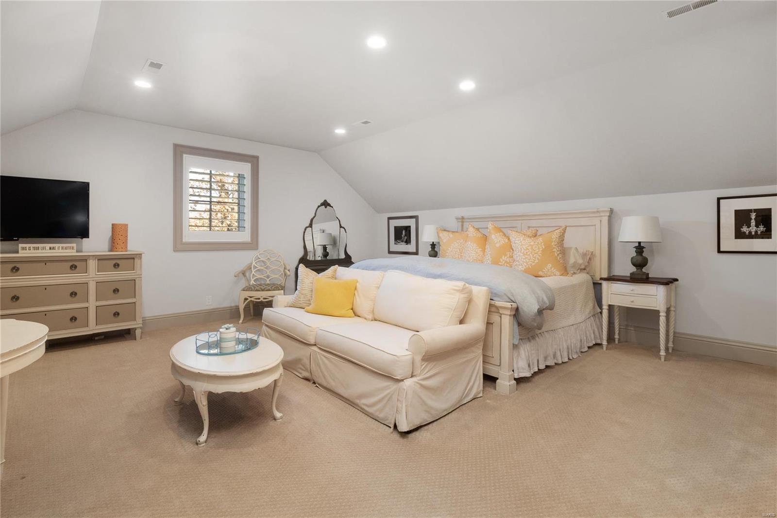 Von Schrader Estate - Residential