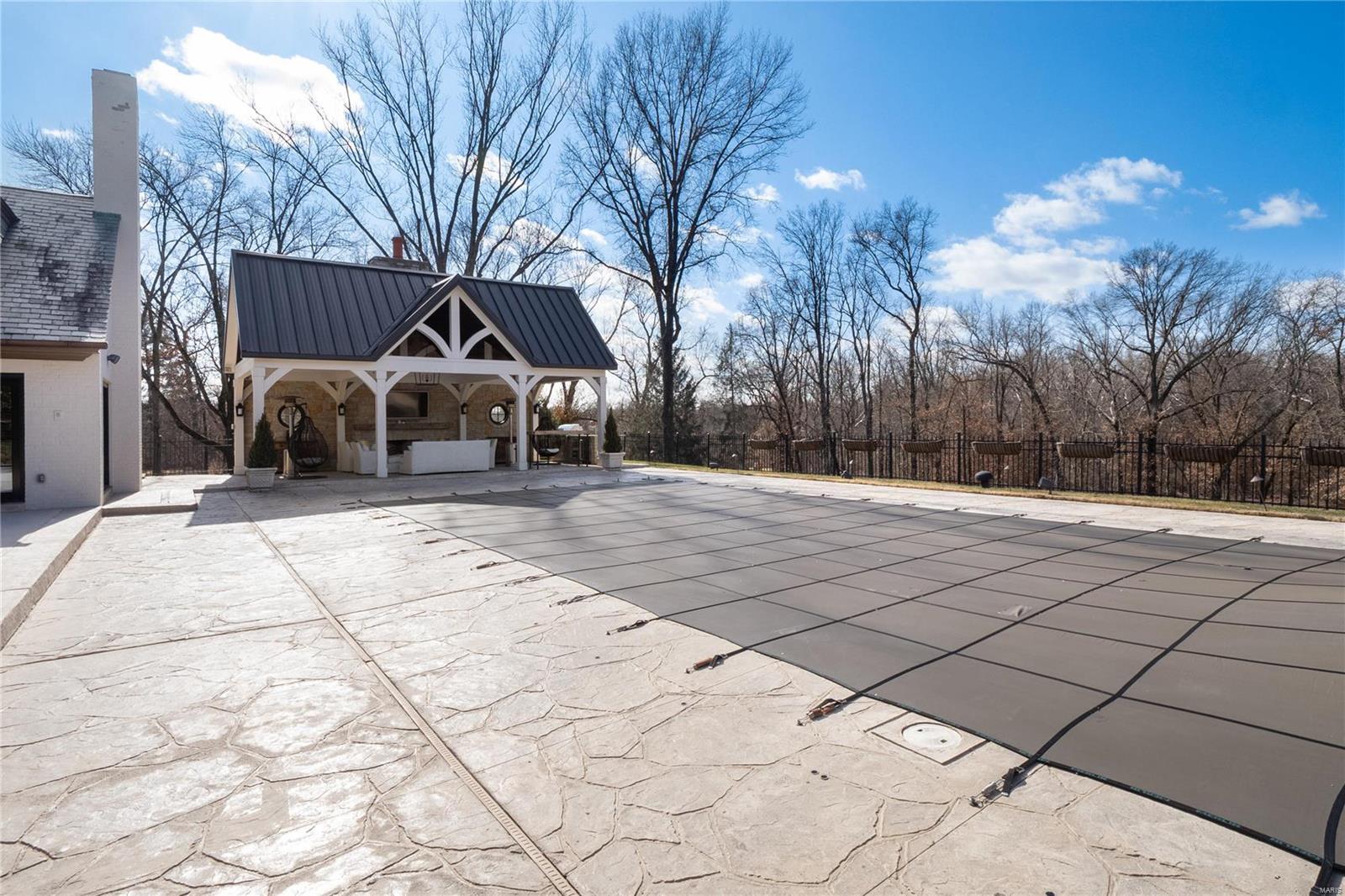 Von Schrader Estate - Residential