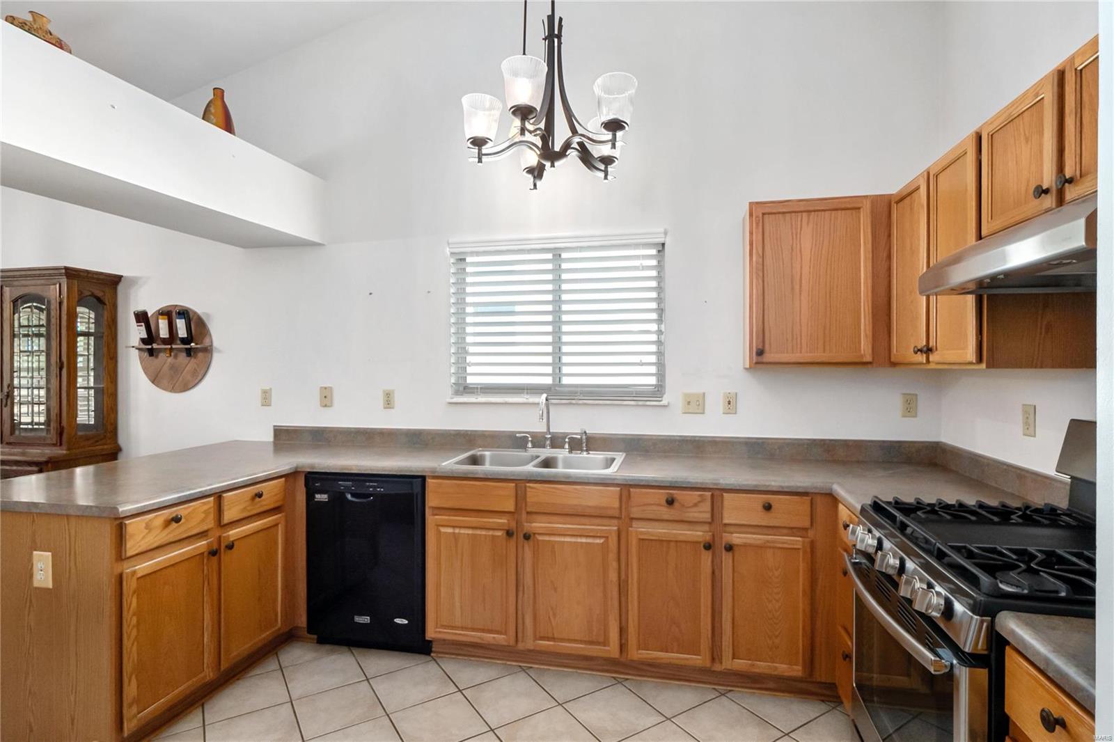 Fox Pointe - Residential