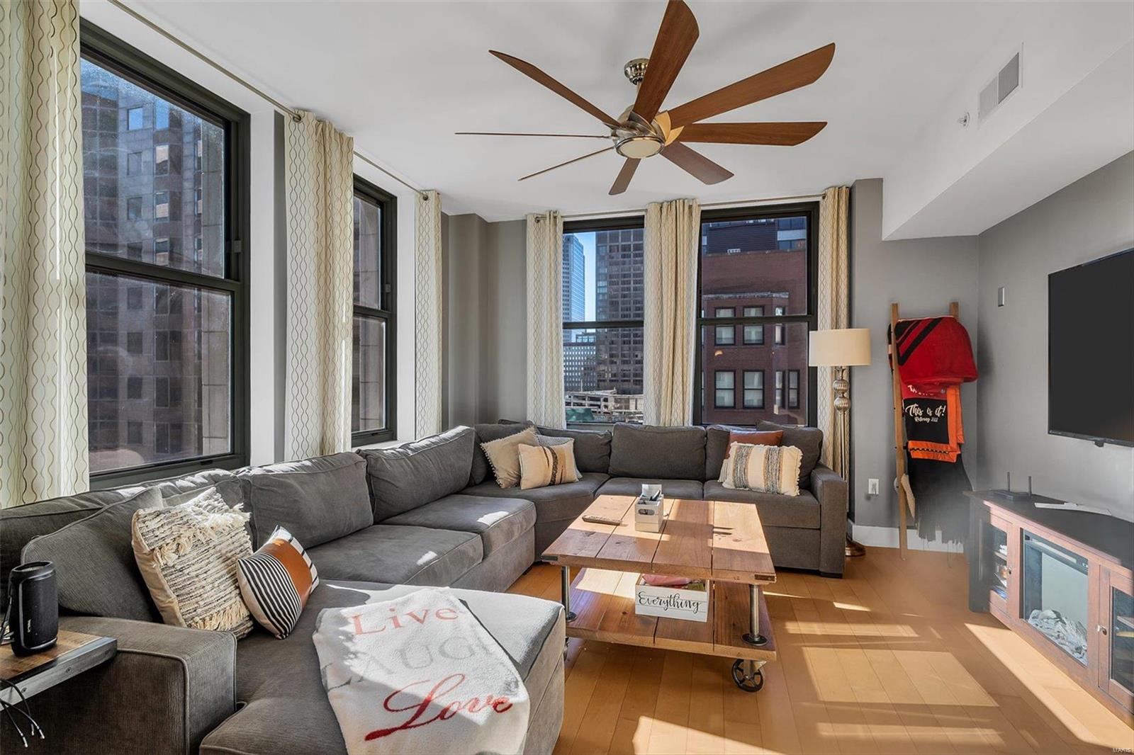 314 N Broadway 1303