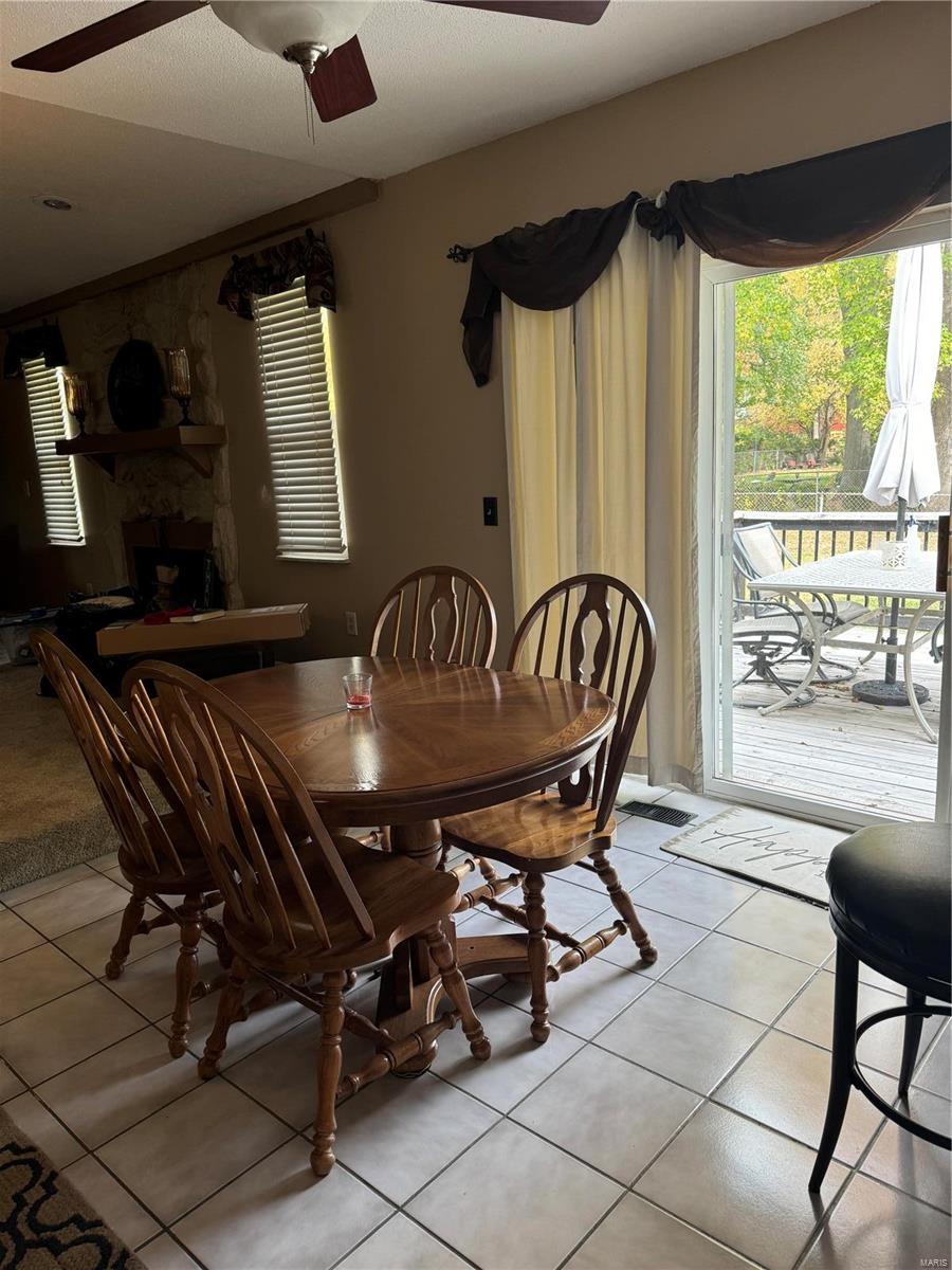 St Charles, Missouri 63303, United States, 3 Bedrooms Bedrooms, ,2 BathroomsBathrooms,Residential,Pending,26991