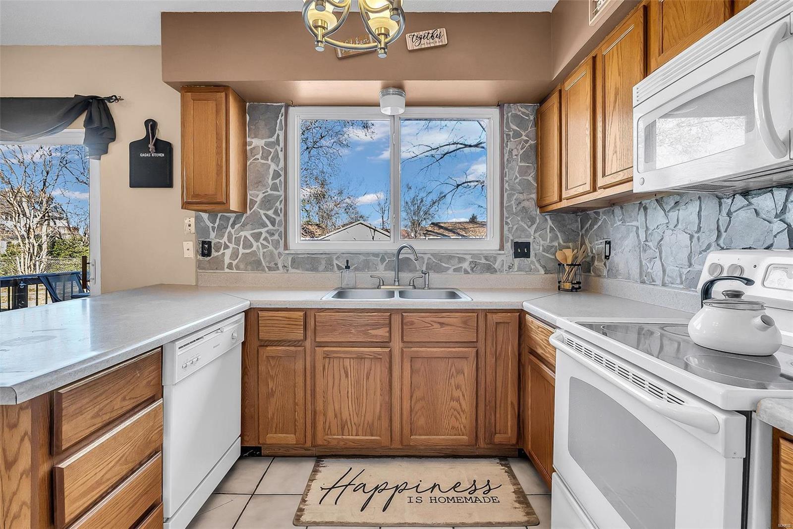 St Charles, Missouri 63303, United States, 3 Bedrooms Bedrooms, ,2 BathroomsBathrooms,Residential,Pending,26991