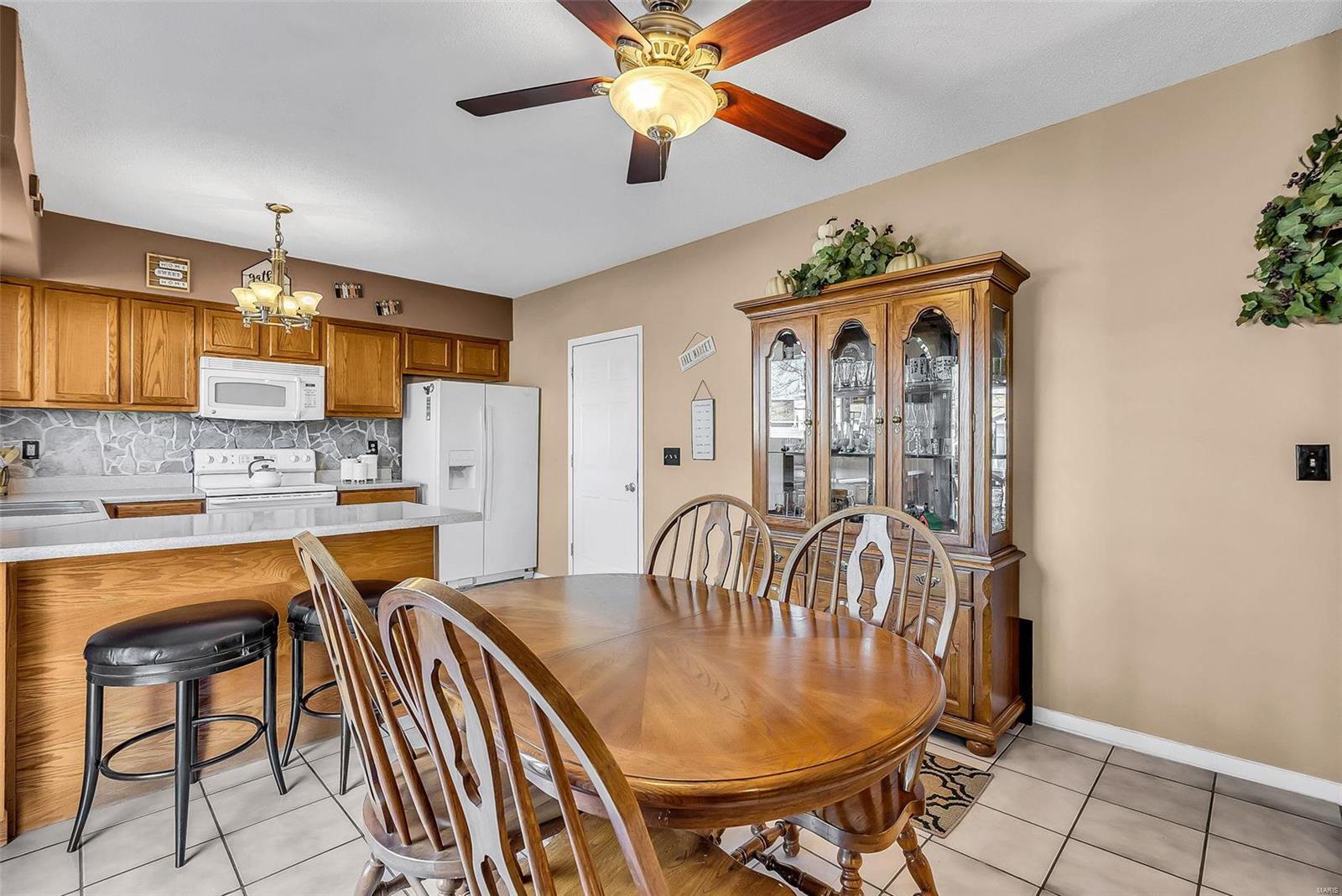 St Charles, Missouri 63303, United States, 3 Bedrooms Bedrooms, ,2 BathroomsBathrooms,Residential,Pending,26991