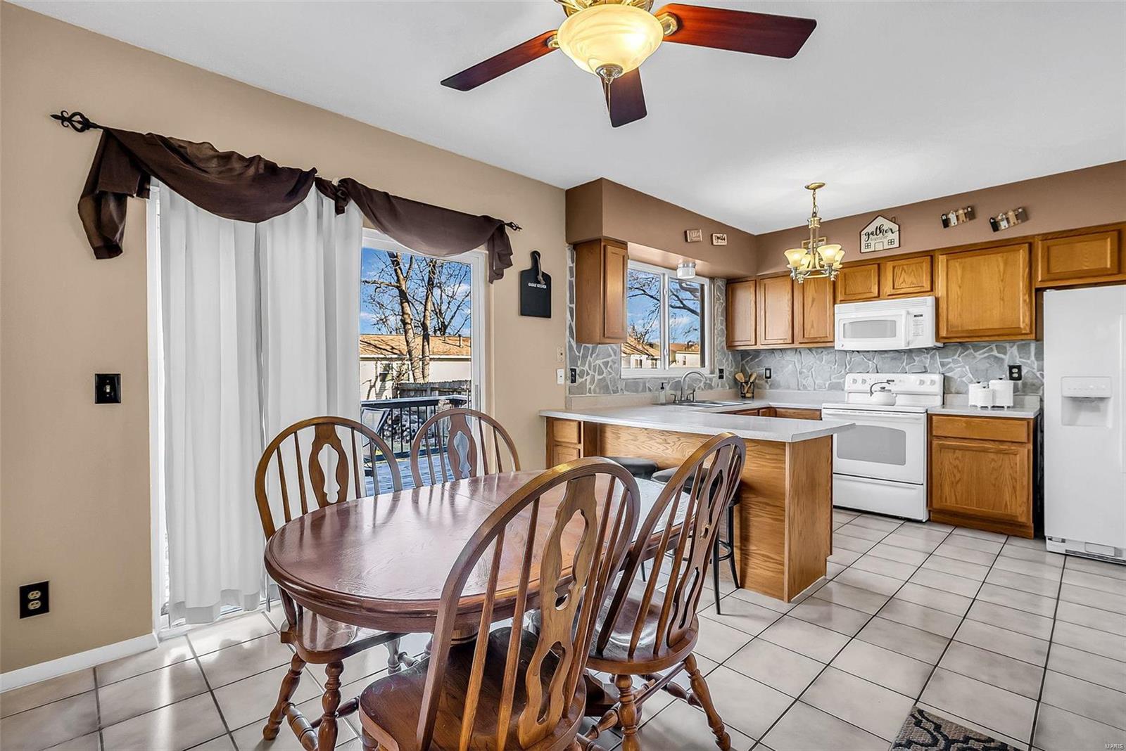 St Charles, Missouri 63303, United States, 3 Bedrooms Bedrooms, ,2 BathroomsBathrooms,Residential,Pending,26991