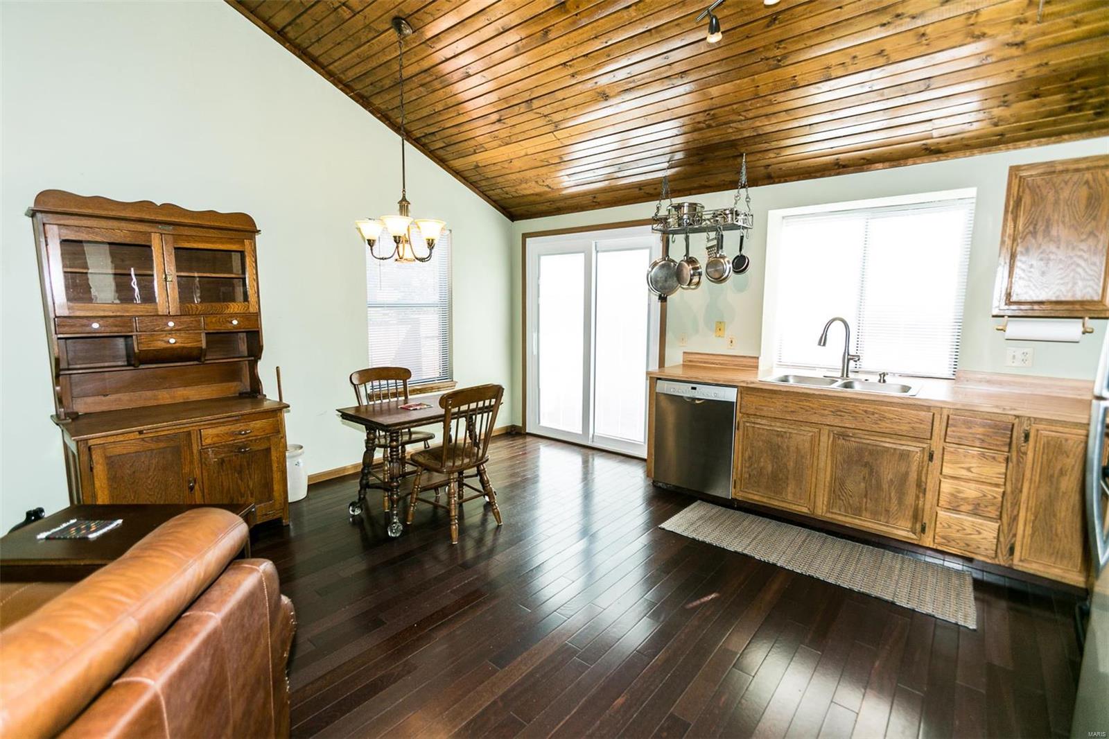 St Charles, Missouri 63303, United States, 3 Bedrooms Bedrooms, ,3 BathroomsBathrooms,Residential,Pending,37604