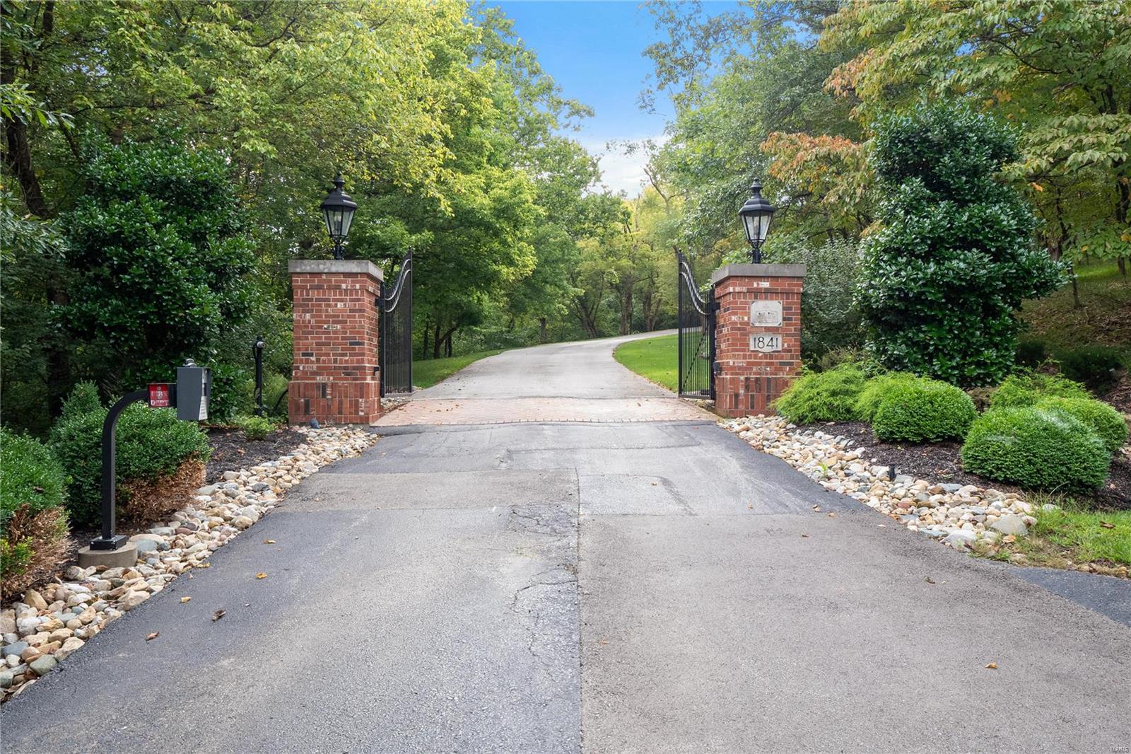 Wills Trace/Boggart Hole Clough Lt 3 - Residential