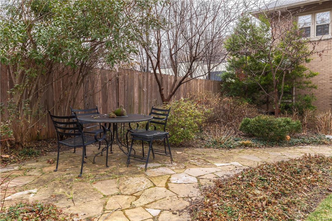 P Lindells Add 02 - Residential