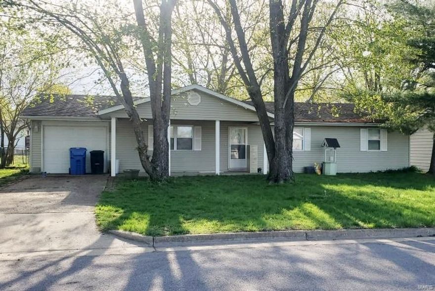 Cute 3 bed/2 bath home in St James behind the Veteran's home! Family Room addition on the back gives you over 1,600 sq ft of living space. Shed in back yard. New Roof!