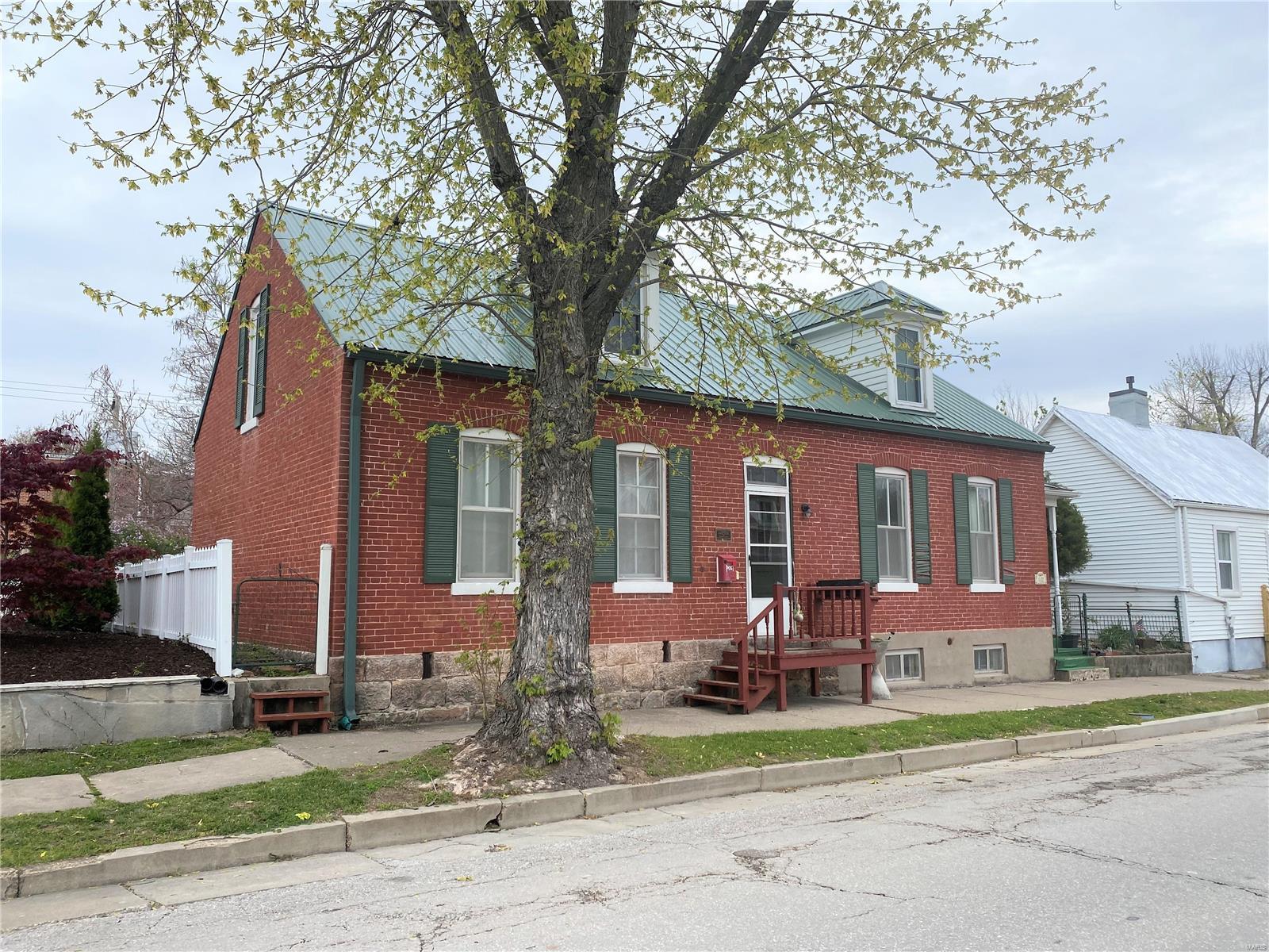 East 5 Street - Residential