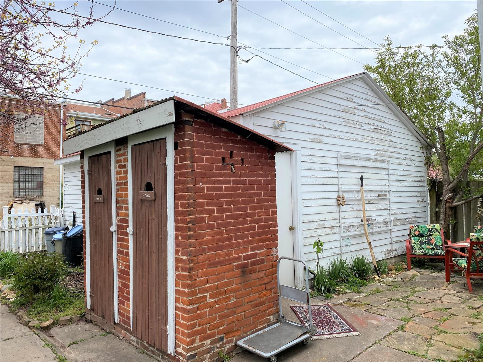 East 5 Street - Residential