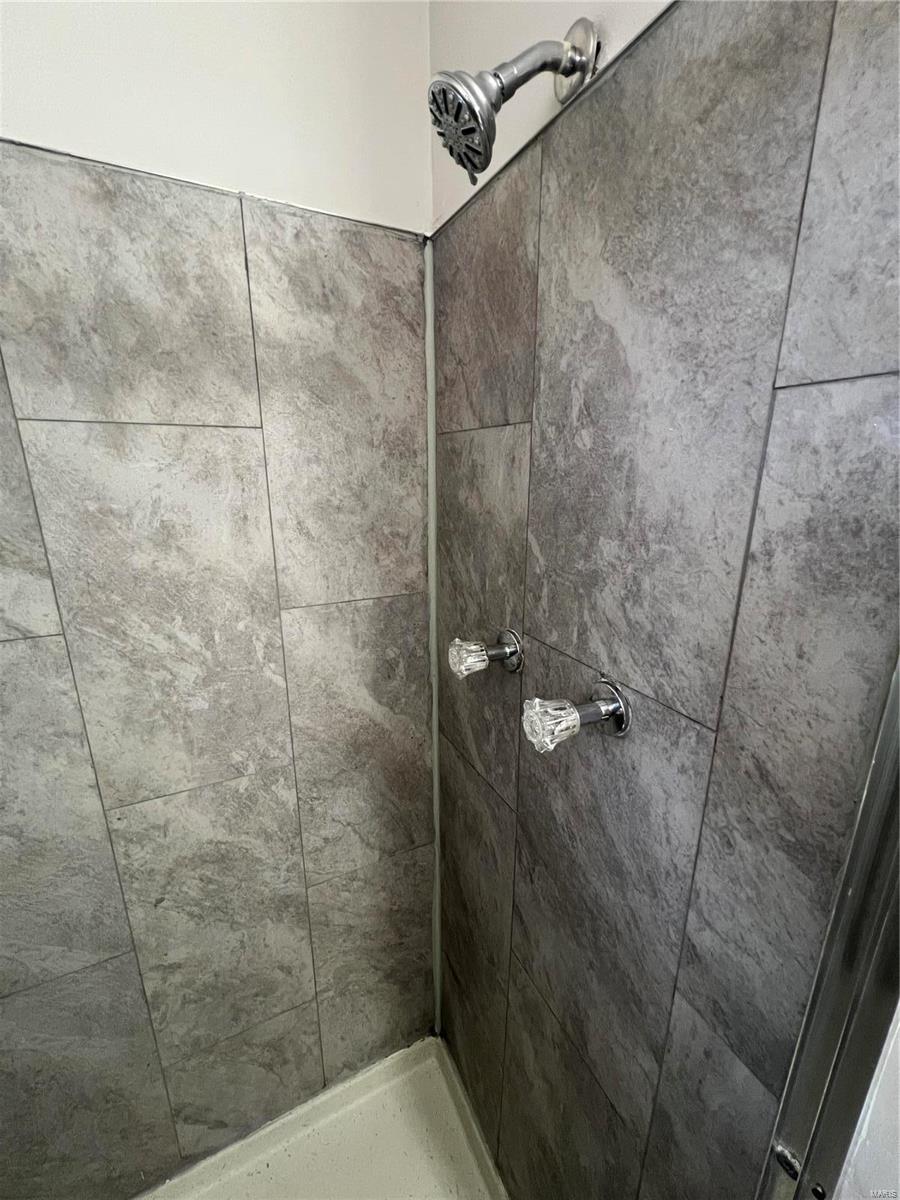 Flamingo Park 13 - Residential Lease