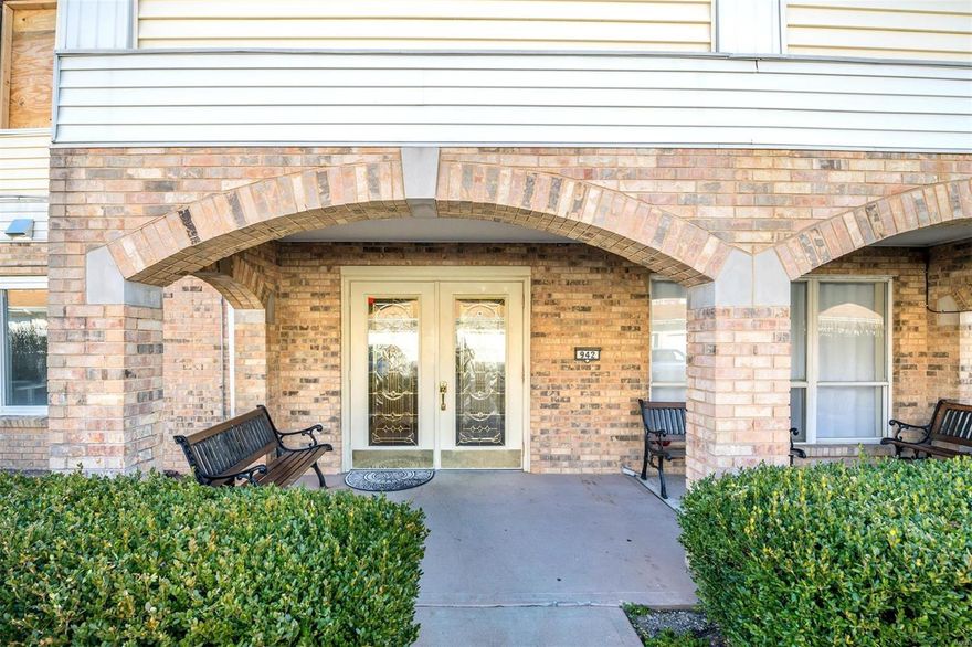 Welcome to 942 Guelbreth #208, a wonderful condo in the HIGHLY desired Ladue School District (Spoede Elementary)! Good sized kitchen with plenty of cabinets, a pantry, and all appliances to stay. Huge living room & dining room with great natural light. Nice bathroom & large bedroom with 6 ft x 5 ft walk-in closet. Common laundry room, sewer, water, and trash included. One assigned garage space as well; no pets allowed in the building. This great unit is move-in ready, close to highways, restaurants, & shopping! Schedule an appointment today! Location: Interior Unit, Upper Level