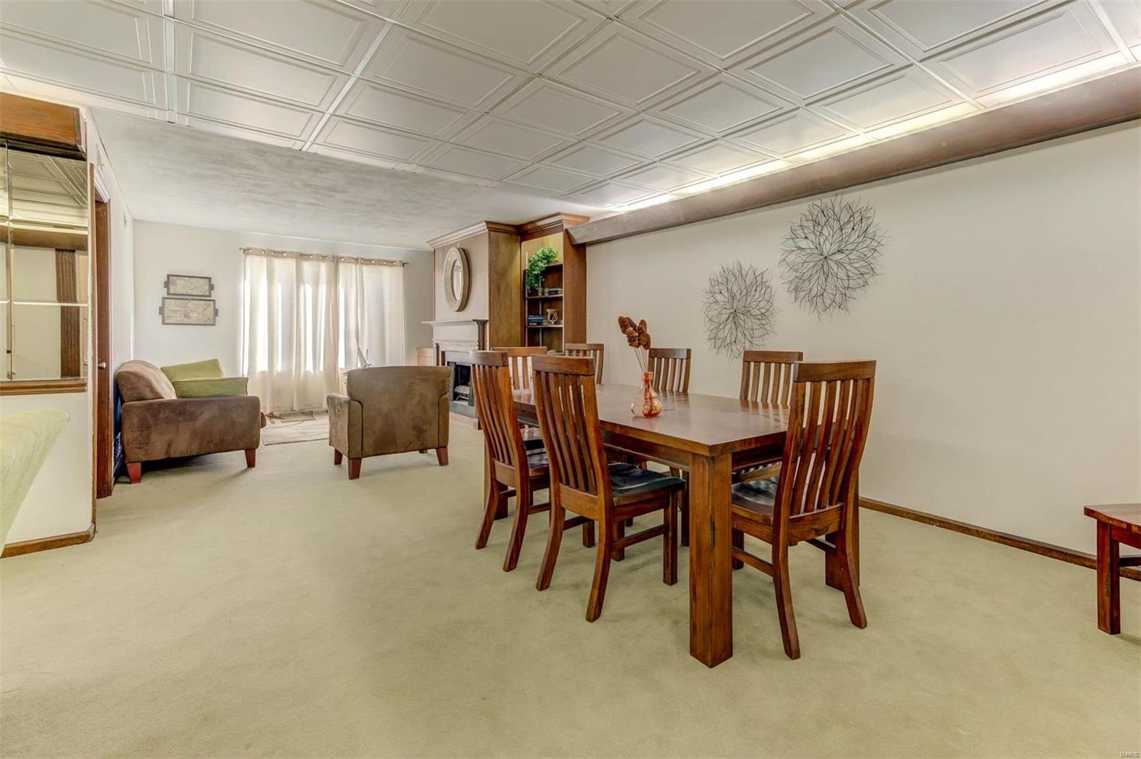 Carriage House Manor Condo Ph - Residential