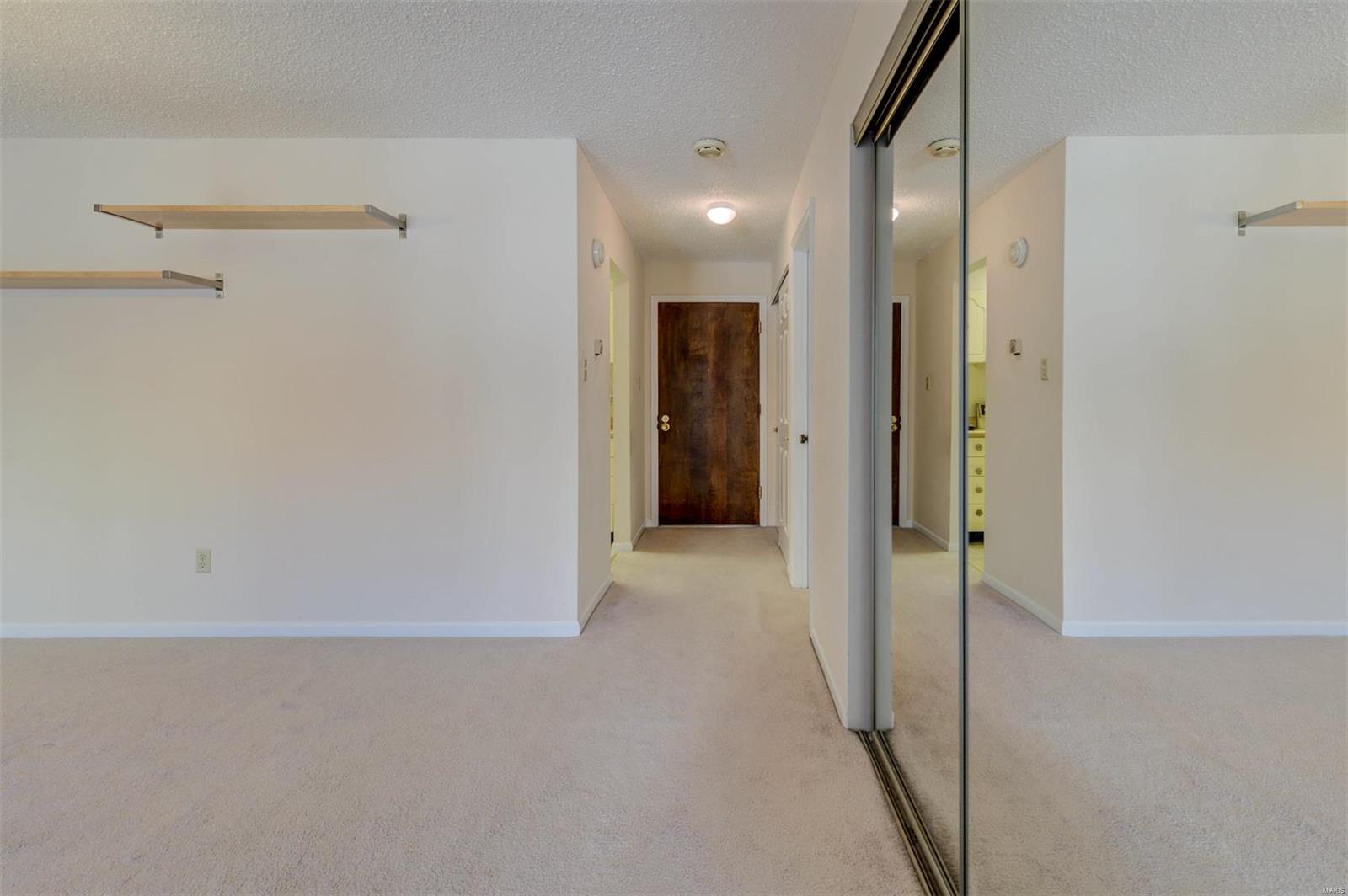 Carriage House Manor Condo Ph - Residential