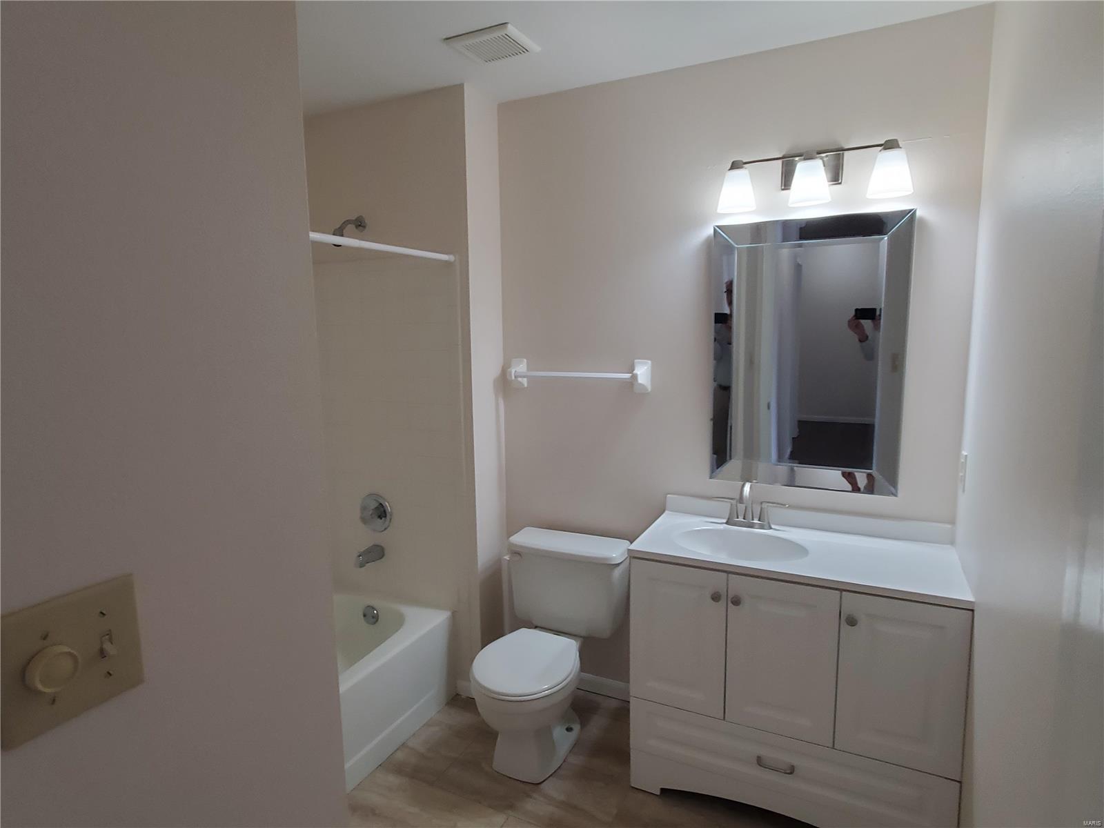 Sandalwood Creek Condo Ph Six-A - Residential Lease