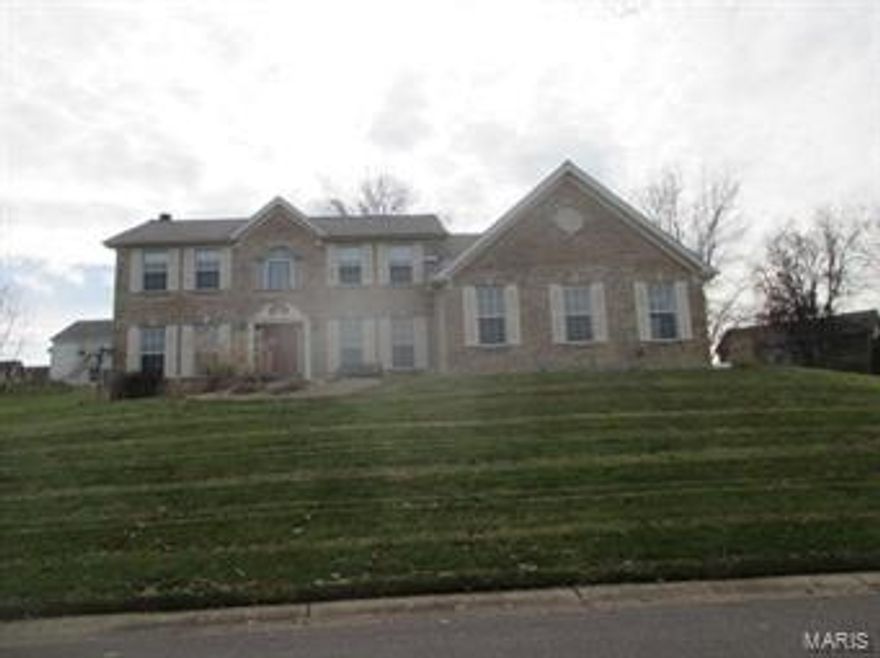 WOW! CHECK OUT THE HUGE PRICE REDUCTION ON this Impressive 2 story home in Beautiful Lake Washington across the street from the lake . Huge L shaped inground pool with privacy fenced back yard . Formal dining room and huge family room and kitchen. Four large bedrooms and 2.5 bathroom and partially finished basement. Property to be sold as is, where is. SpecialListingConditions: Possible Auction