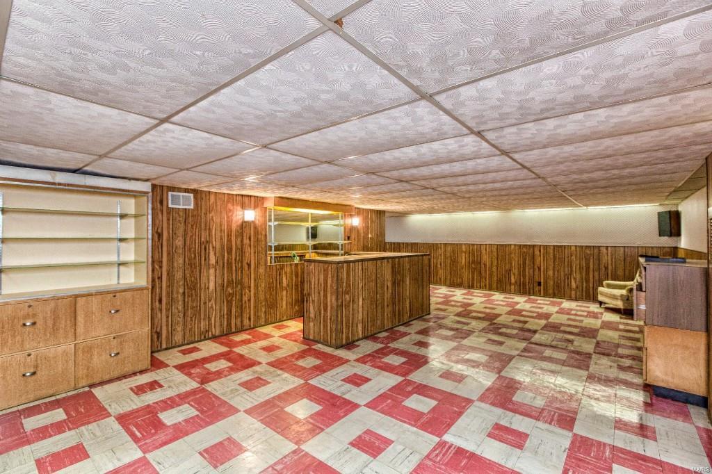 Larry Del Courts - Residential