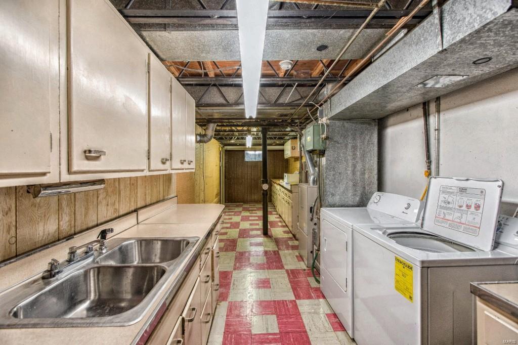 Larry Del Courts - Residential