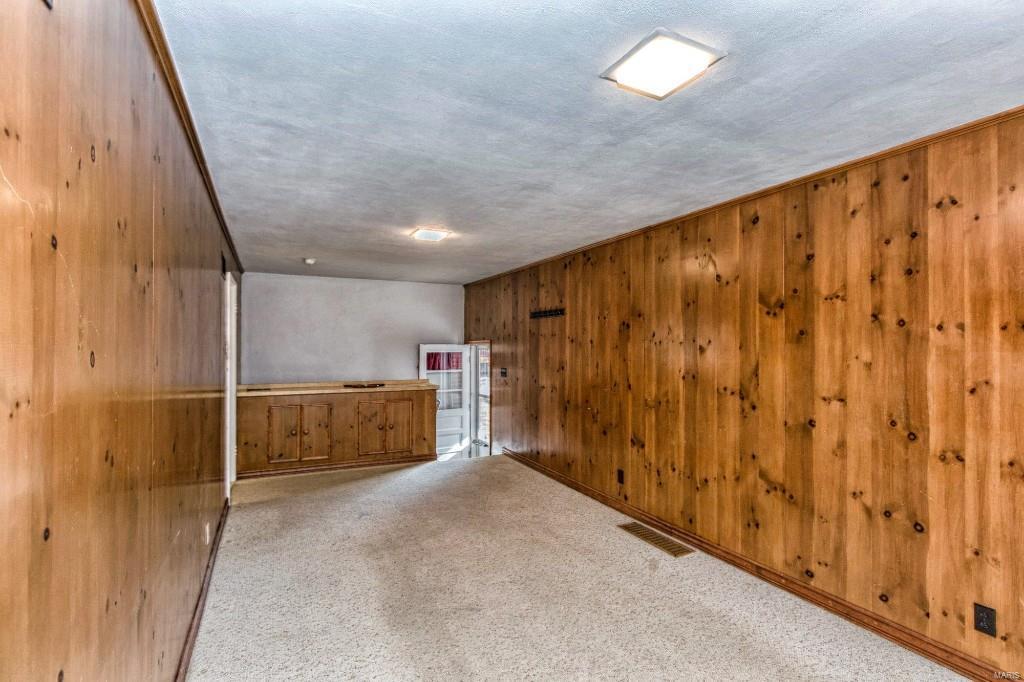 Larry Del Courts - Residential