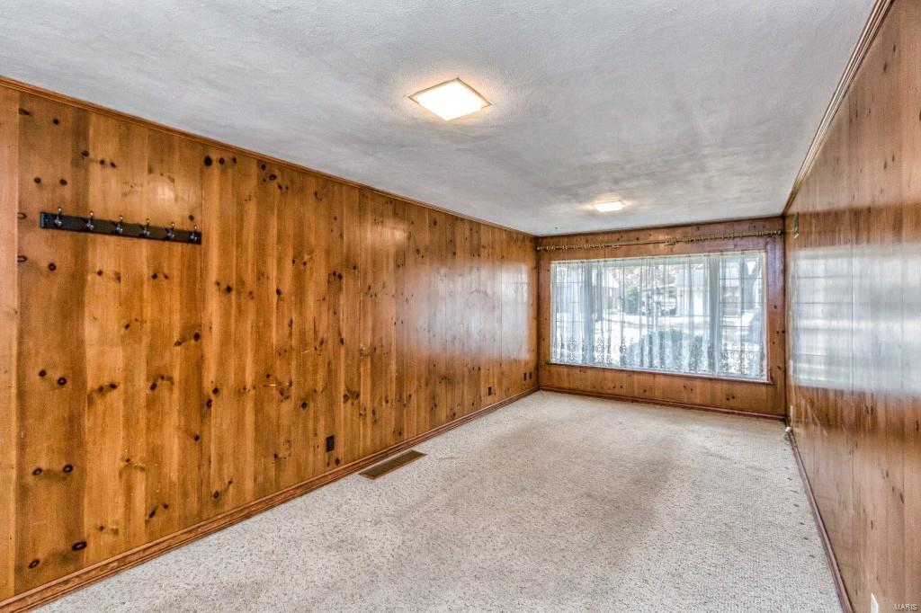 Larry Del Courts - Residential