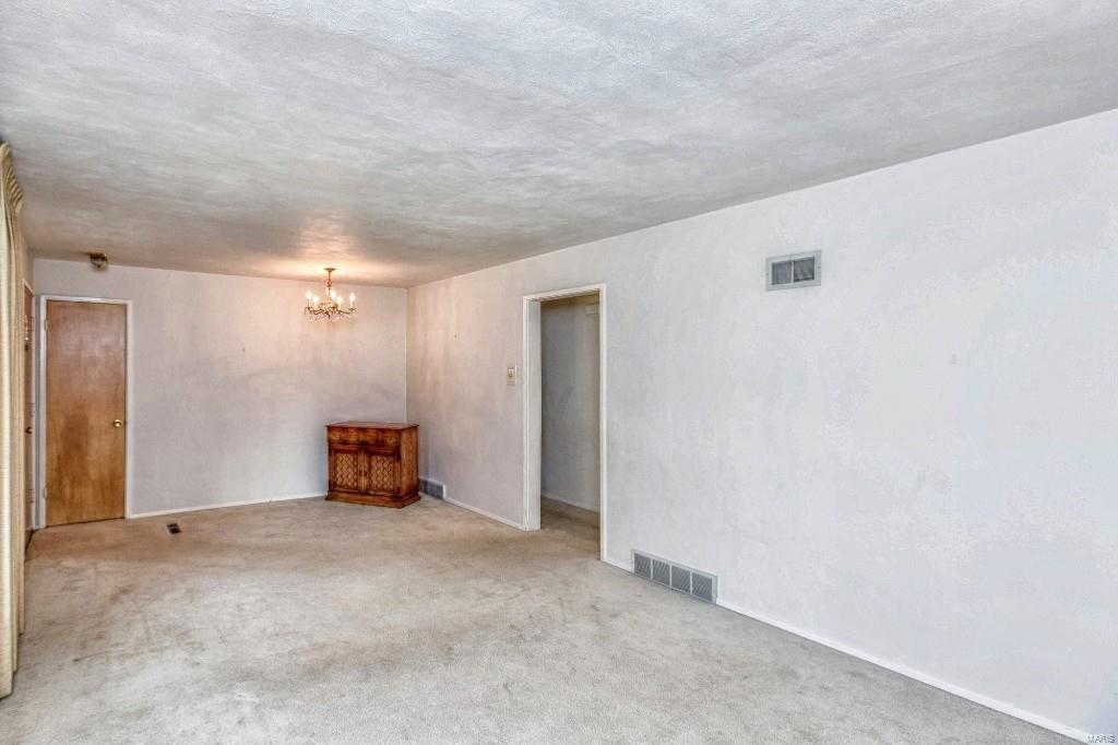 Larry Del Courts - Residential