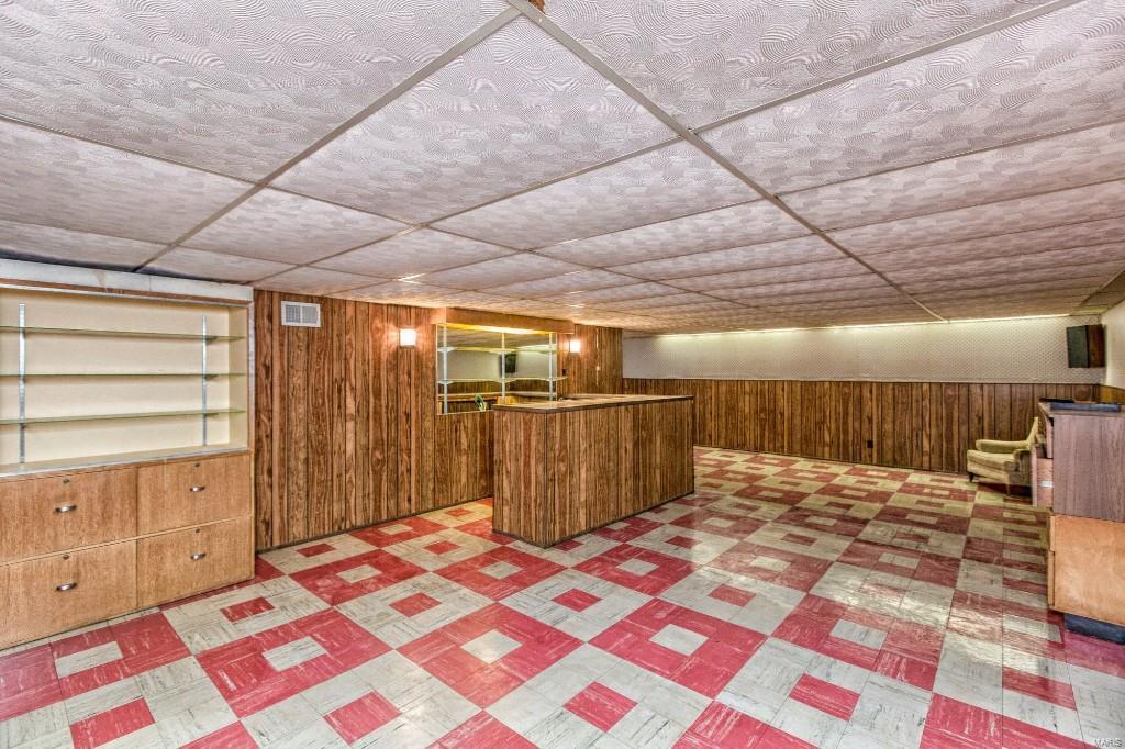 Larry Del Courts - Residential