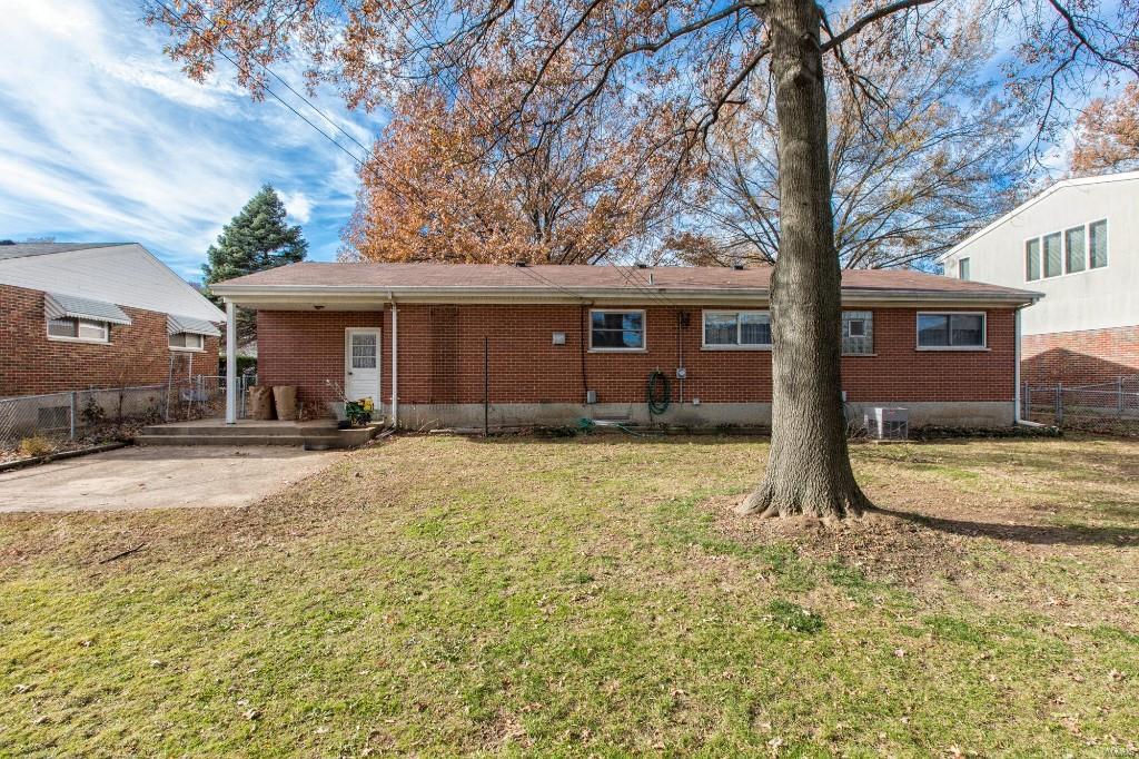 Larry Del Courts - Residential