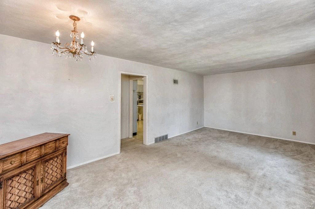 Larry Del Courts - Residential