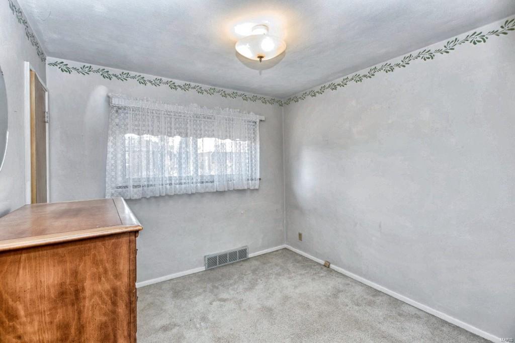 Larry Del Courts - Residential