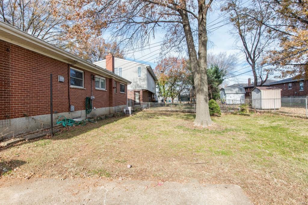 Larry Del Courts - Residential