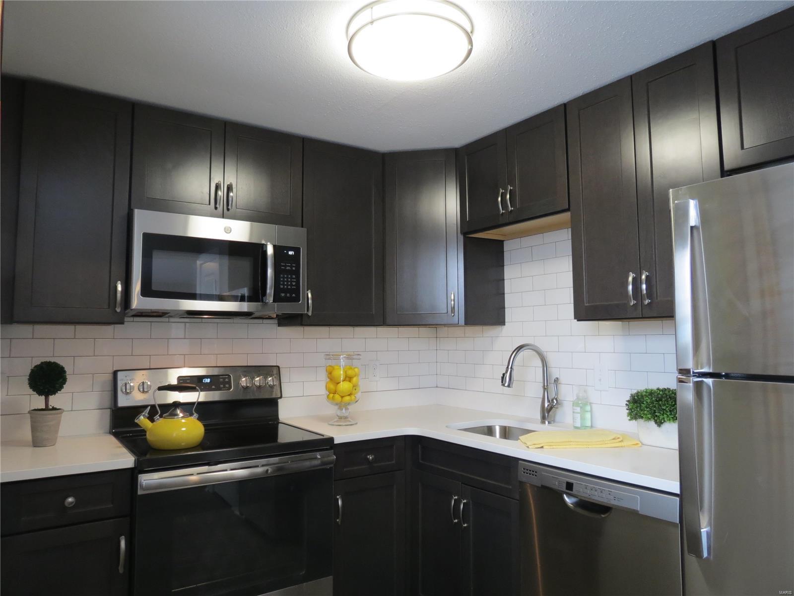 Pershing Ave - Residential Income